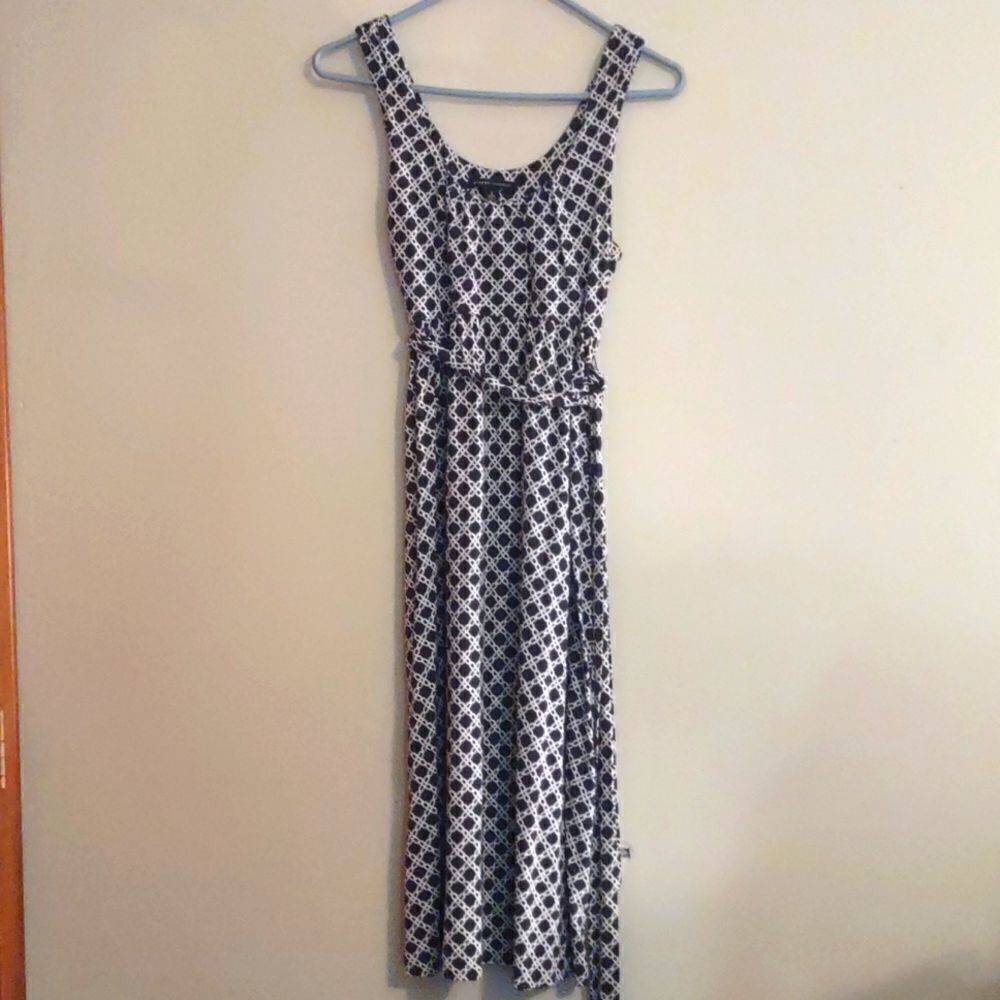 Banana‎ Republic Women's size S pull over dress black white chain link pattern
